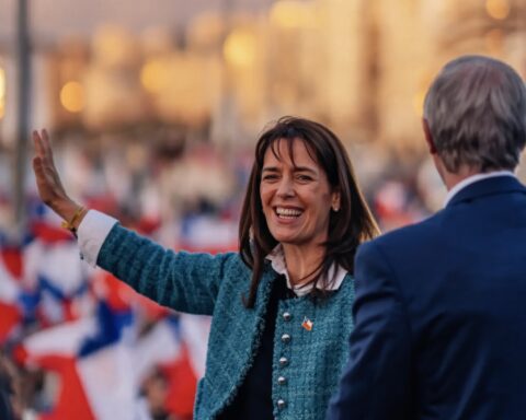 Kast restituye el gabinete de la Primera Dama : The Times Latino