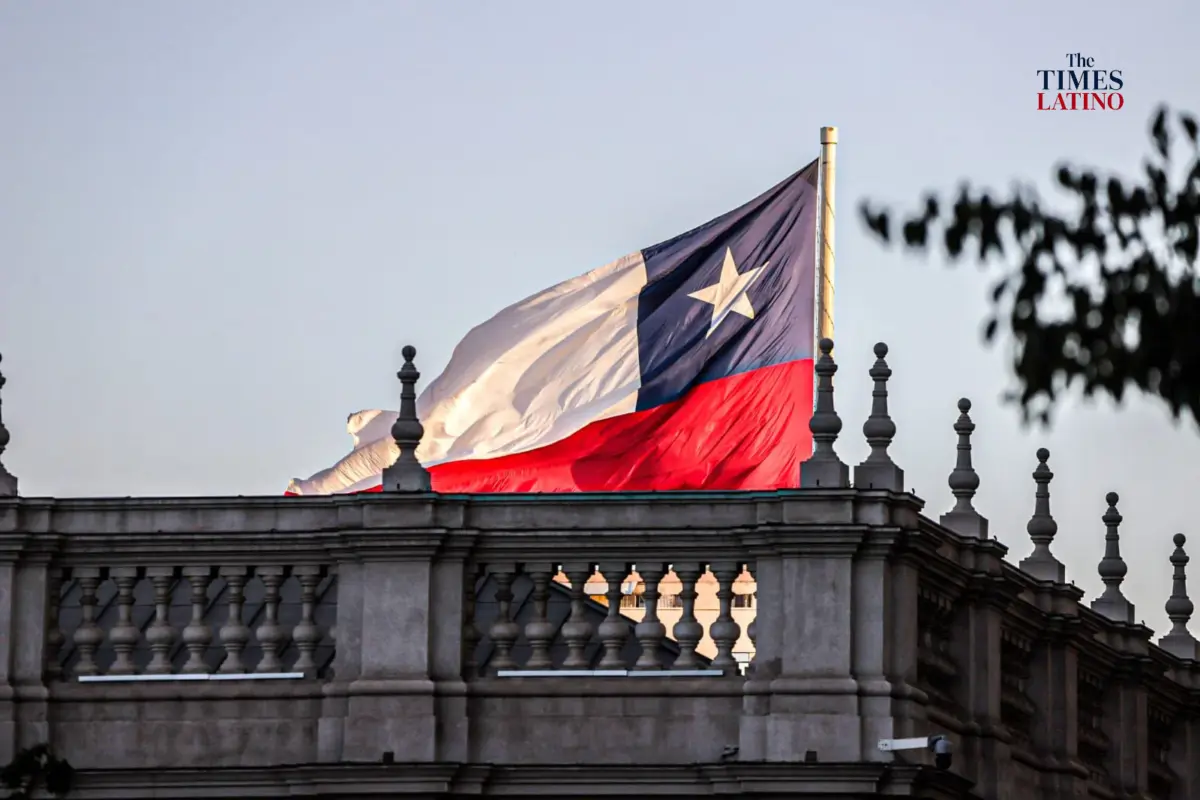 Bandera de Chile La Moneda
