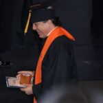 Cristian Castro se graduó del colegio a los 51 años