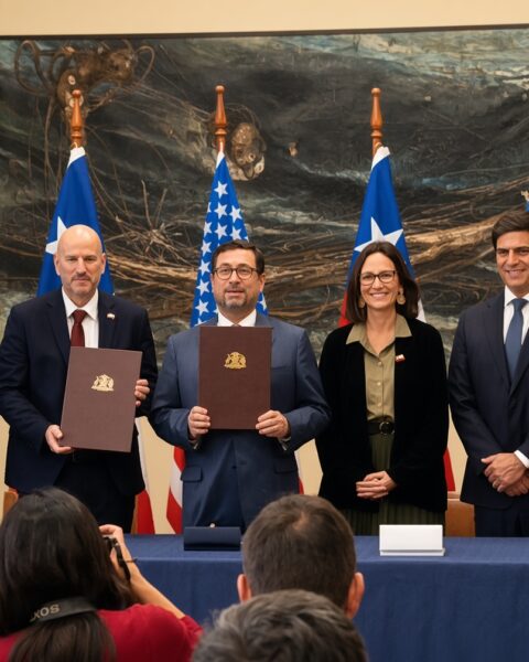 Legisladores acusan presión del embajador estadounidense tras revelar firma de Barros en declaración contra carteles: THE TIMES LATINO
