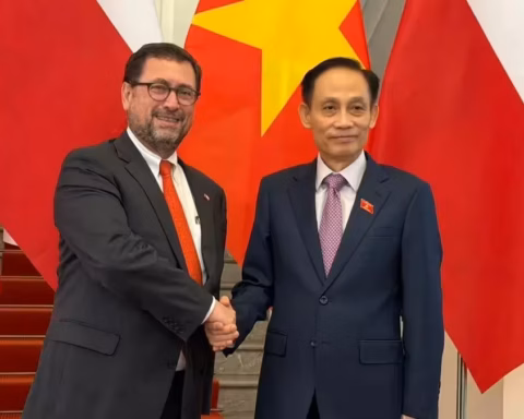 Pérez Mackenna inicia visita a Vietnam por alianza comercial / Cancillería
