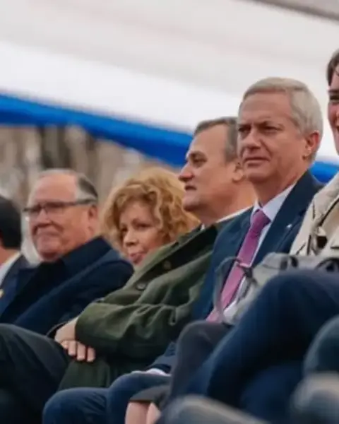Kast homenajea a O’Higgins e inicia embalse Zapallar