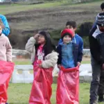 Ninos jugando